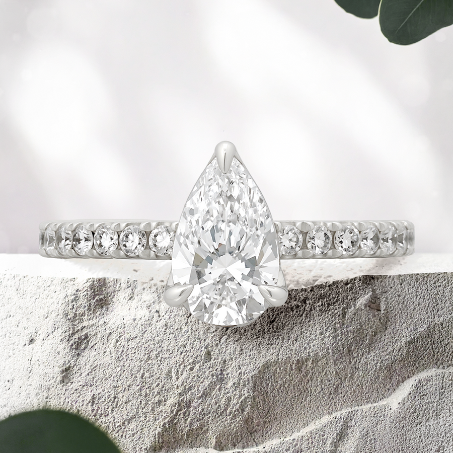Load image into Gallery viewer, LUCCE LUCIA™ Halo Pavé Pear Lab Diamond 0.75ct D VVS2 IGI 18K White Gold
