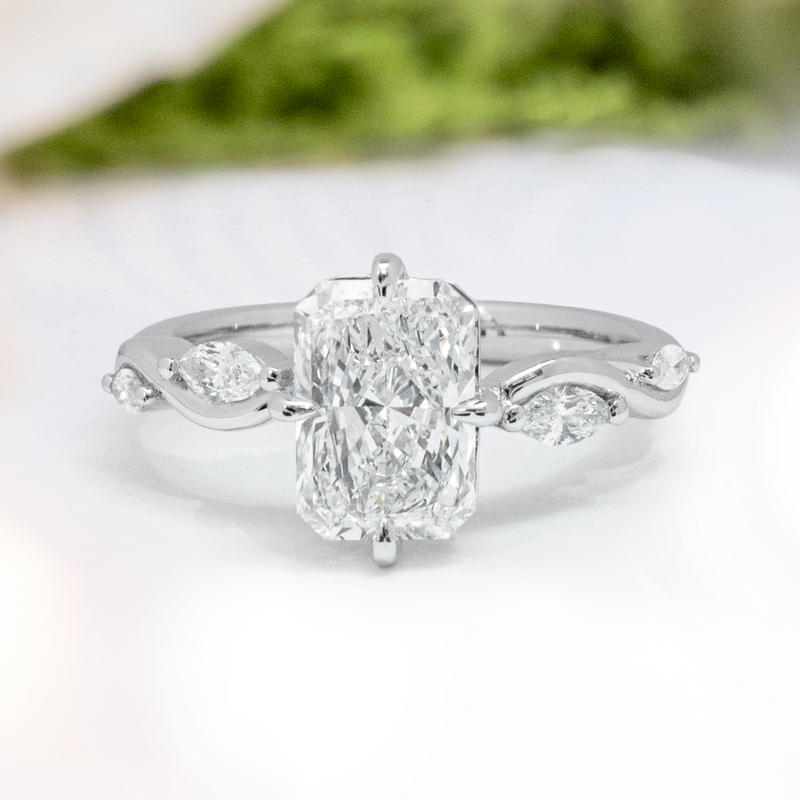 LUCCE CONSTANCE™ Viello Radiant Lab Diamond 2.00ct D VVS2 IGI Platinum