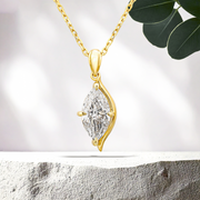LUCCE CONSTANCE™ Solitaire Marquise Necklace Lab Diamond 1.26ct E VVS2 IGI 18K Yellow Gold