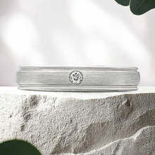 Load image into Gallery viewer, Abbraccio Mi Brushed 4mm 0.02ctw Lab Diamond 14K White Gold

