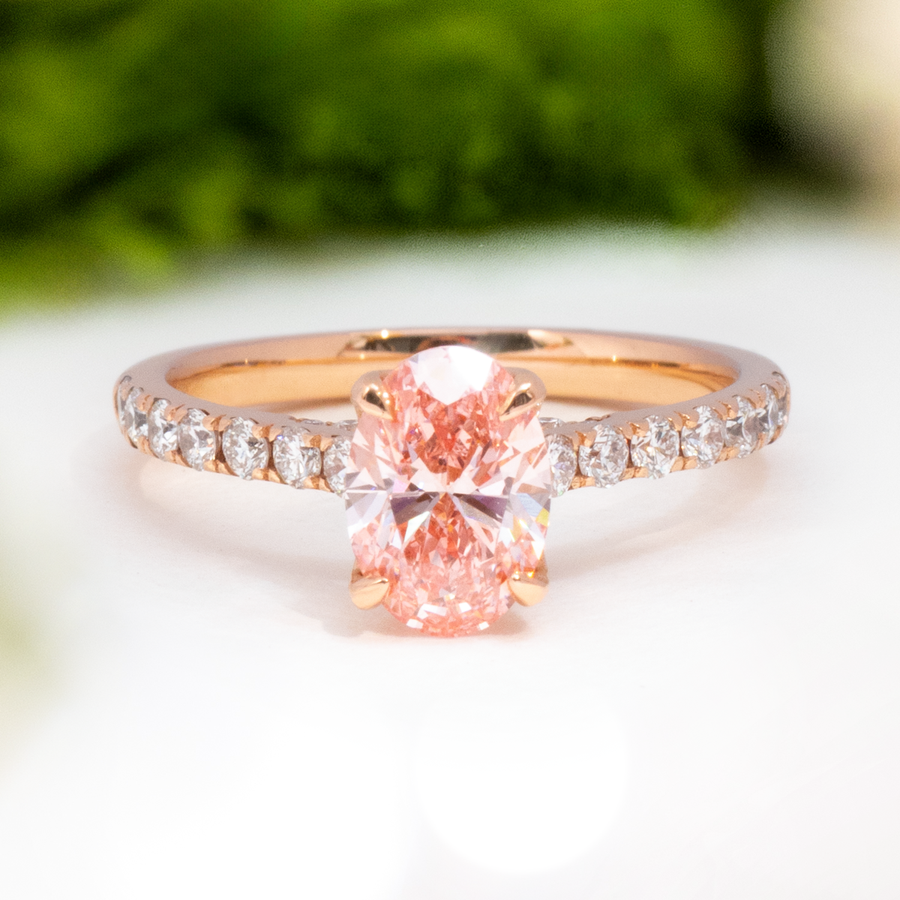 Load image into Gallery viewer, LUCCE AZALEA™ Pavé Oval ROSÉ™ Pink Lab Diamond 1.00ct Fancy Vivid Pink VVS2 IGI 18K Rose Gold
