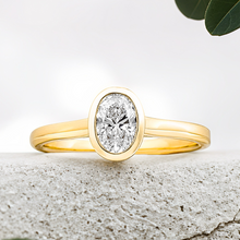 Load image into Gallery viewer, Lucce Carla Oval Diamond
