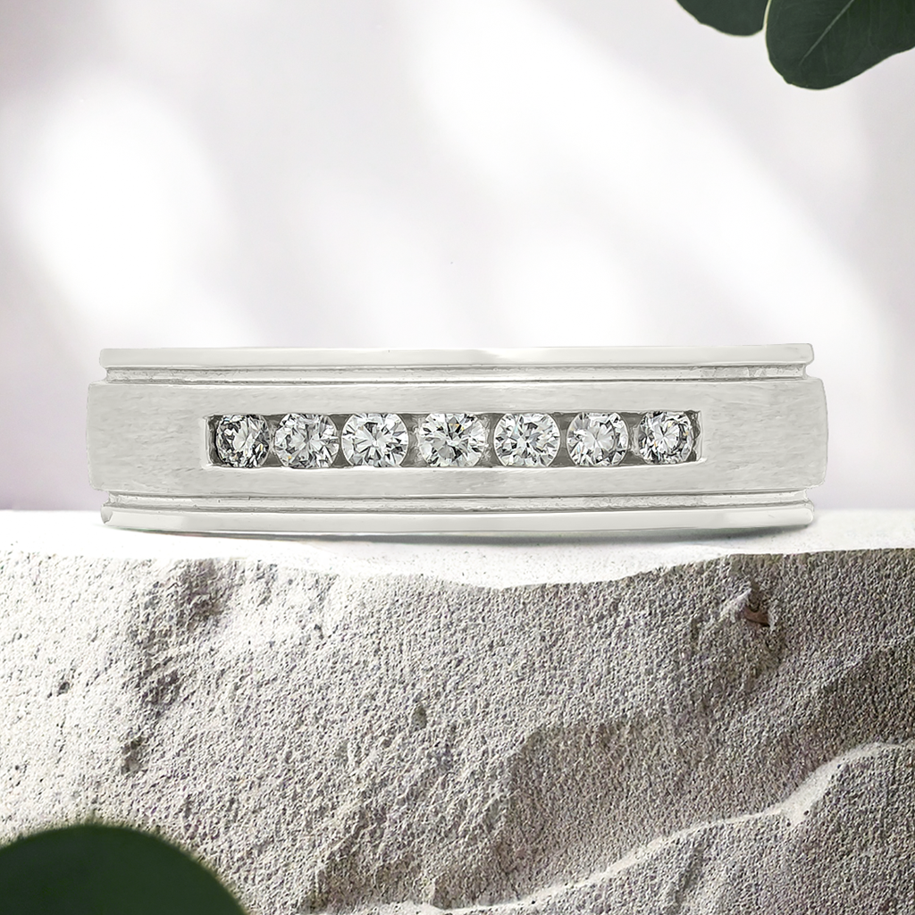 Lucce Michael Brushed 5mm 0.21ctw Natural Diamond Platinum