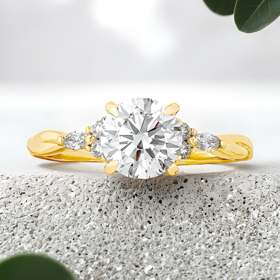 Load image into Gallery viewer, LUCCE ALESSA™ Round 1.00ct CELESTE™ Moissanite 14K Yellow Gold
