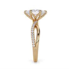 Load image into Gallery viewer, Lucce Fiore Sei Oval Lab Diamond 1.02ct D VVS2 IGI 18K Yellow Gold
