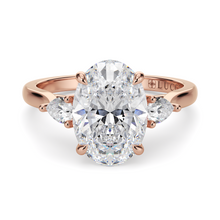 Load image into Gallery viewer, Lucce Sophia Oval Diamond
