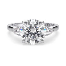 Load image into Gallery viewer, Lucce Sophia Round Diamond
