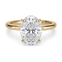 Load image into Gallery viewer, LUCCE VERONA™ Oval Lab Diamond 1.02ct E VVS2 IGI 14K Yellow Gold
