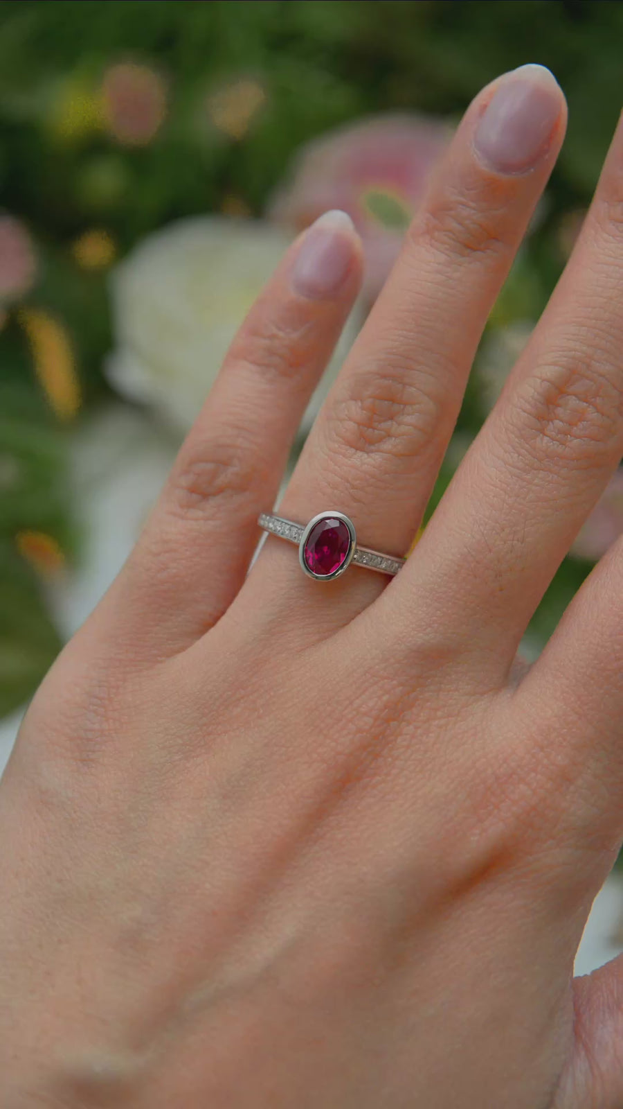 Load and play video in Gallery viewer, LUCCE CARLISLE™ Pavé Oval AURORA™ Red Ruby 1.00ct 14K White Gold

