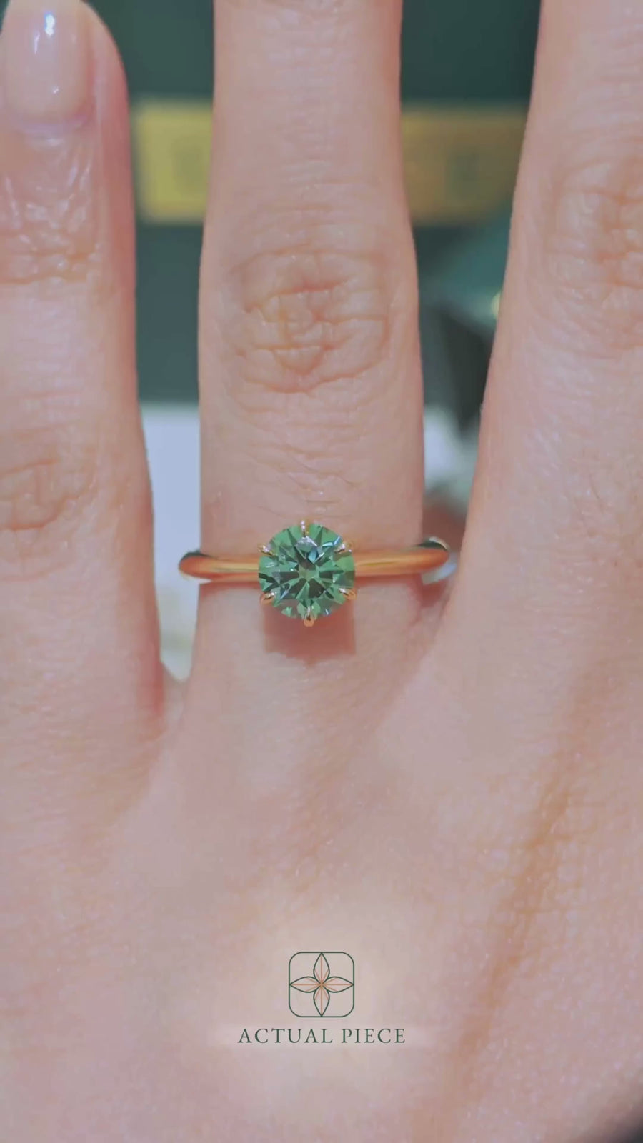 Load and play video in Gallery viewer, LUCCE Ecuadorian Knife Edge Solitaire with Green Diamond in Petal Prongs
Set in Gold or Platinum
