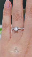 Load and play video in Gallery viewer, Lucce Tusciana Princess Lab Diamond 0.77ct D VVS2 Ex IGI 18K White Gold
