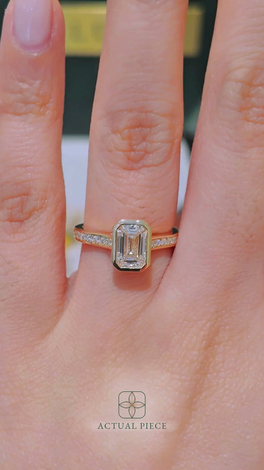 LUCCE CARLA™ Pavé Emerald Lab Diamond 1.02ct D VVS2 IGI 14K Yellow Gold