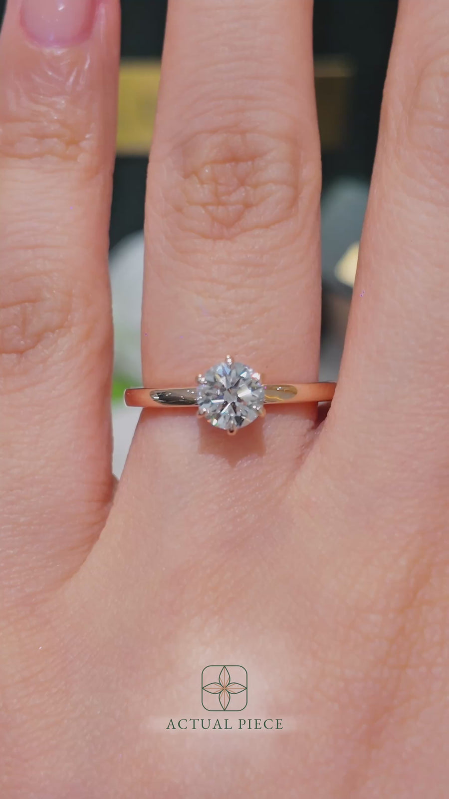 Load and play video in Gallery viewer, LUCCE Solitaire Round Diamond Engagement Ring with  Petal Prongs in Gold or Platinum
