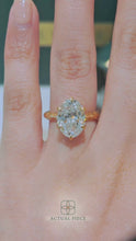 Load and play video in Gallery viewer, LUCCE ECUADORIAN™ Fili Oval Lab Diamond 4.08ct D VS1 IGI 18K Yellow Gold
