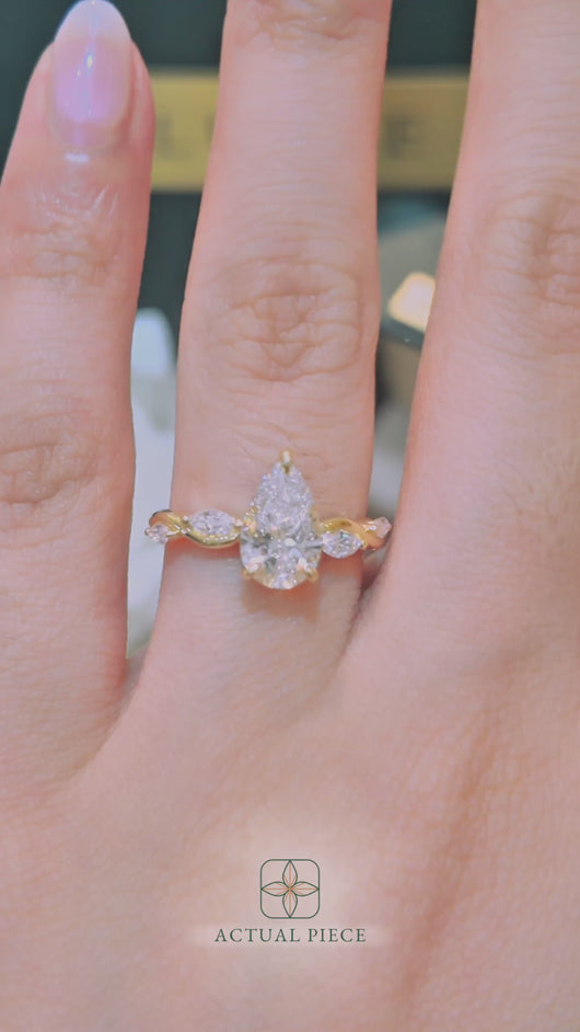 LUCCE CONSTANCE™ Viello Pear Lab Diamond 1.26ct E VVS2 IGI 14K Yellow Gold