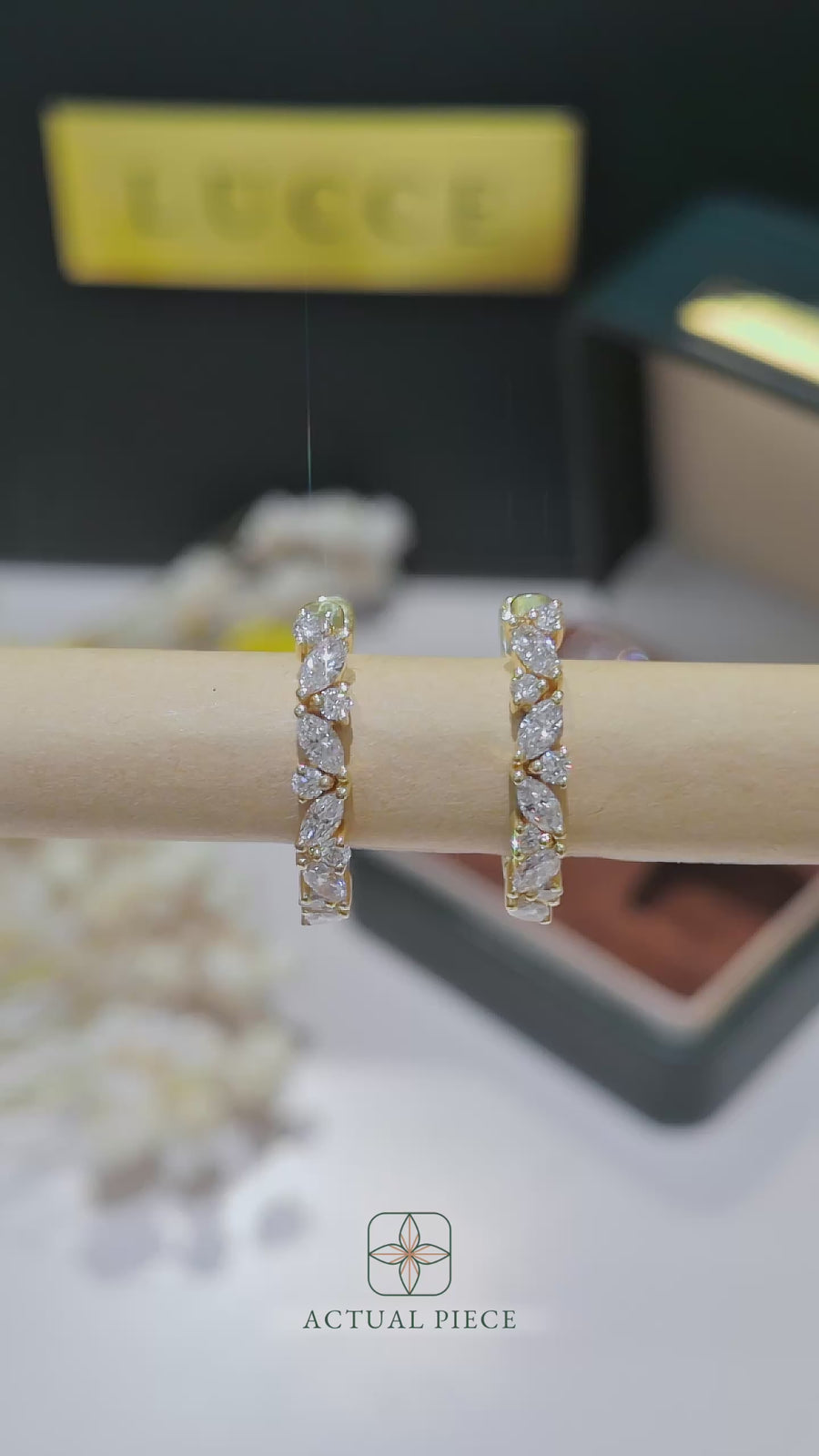 Load and play video in Gallery viewer, LUCCE MARCHESA™ Hoop Earrings Diamond
