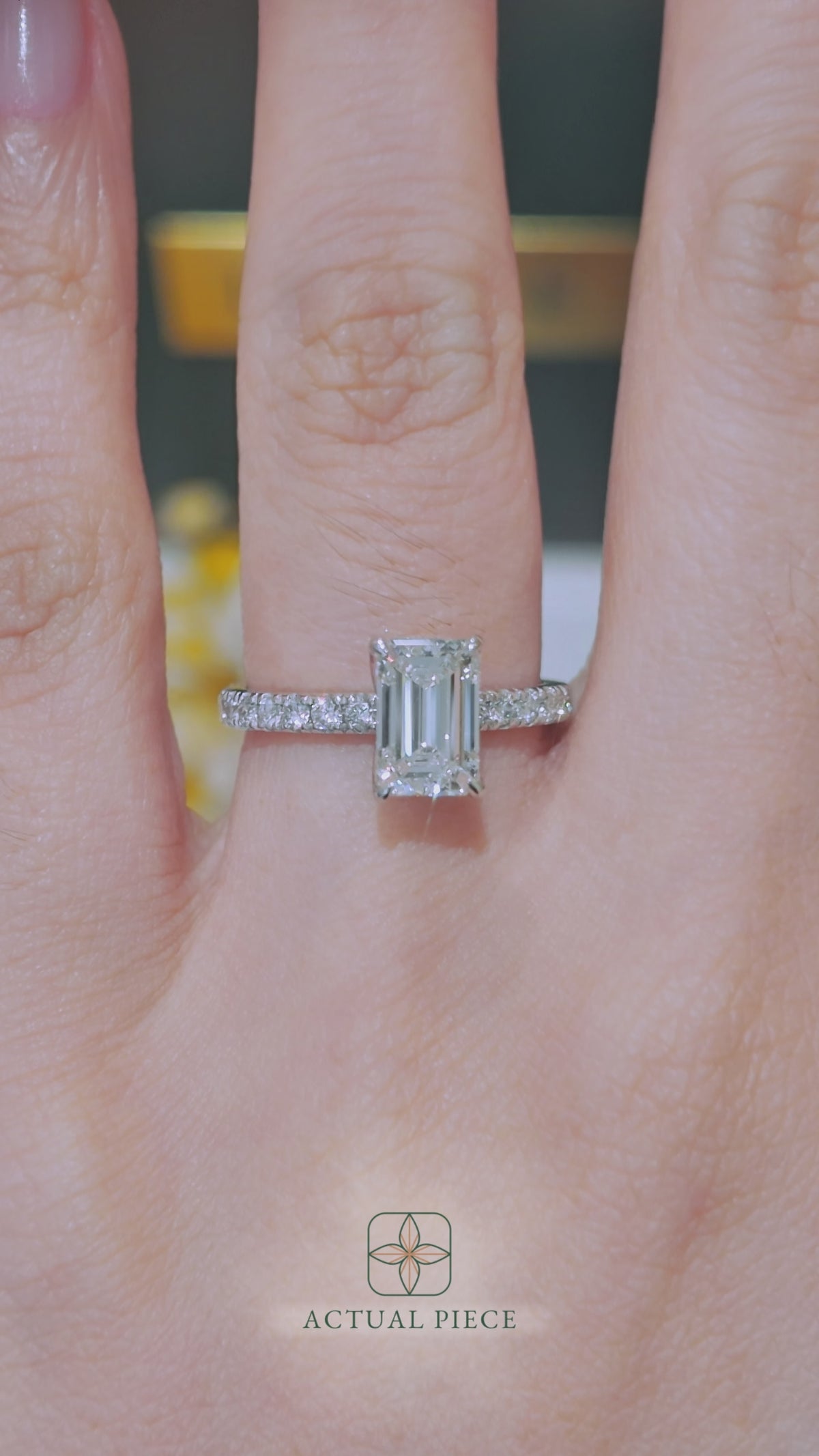 Load and play video in Gallery viewer, LUCCE Pavé Emerald Diamond Engagement Ring with Petal Prongs in Gold or Platinum
