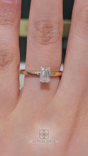 Load and play video in Gallery viewer, Lucce Verona Emerald Diamond
