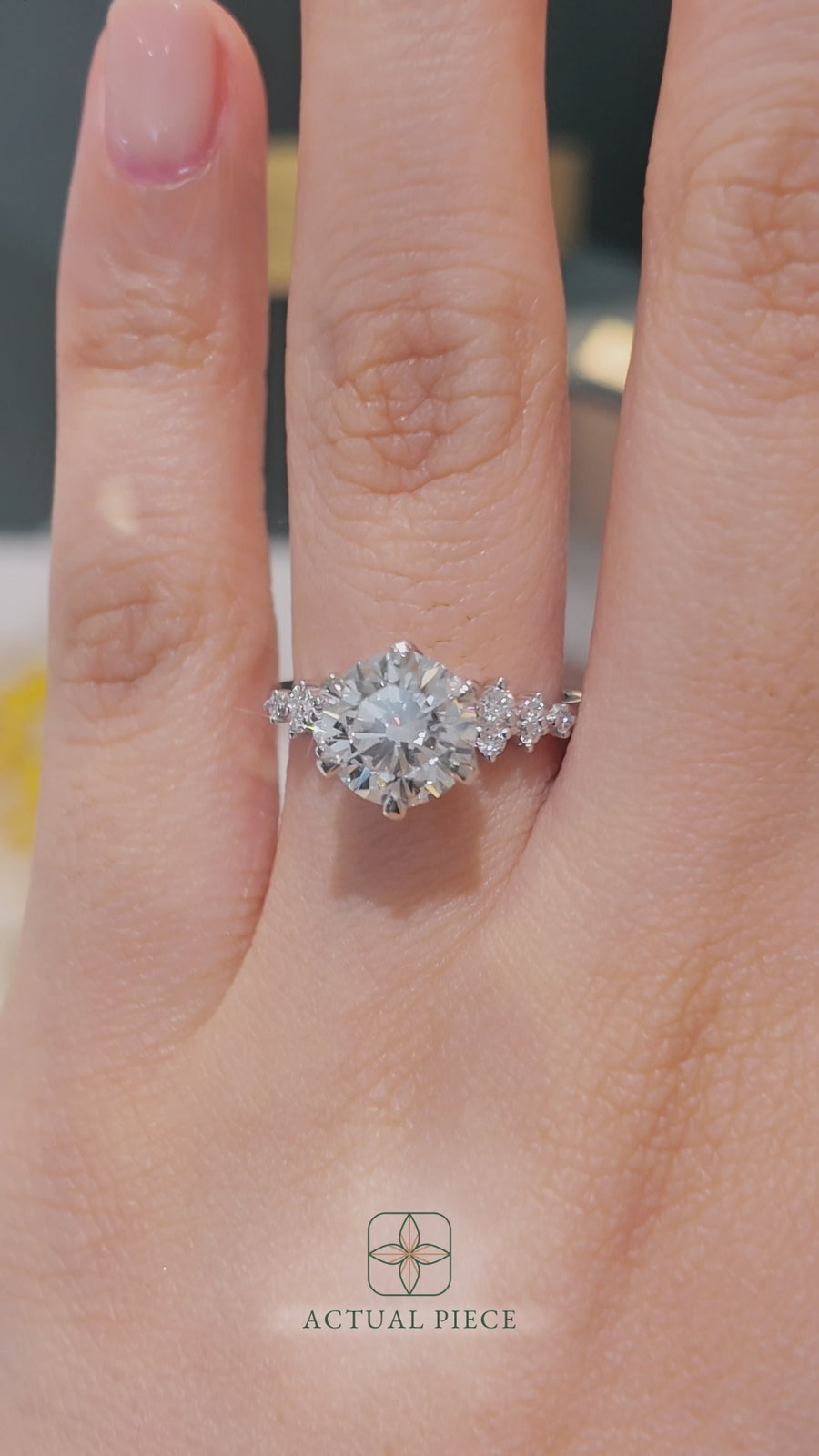 Load and play video in Gallery viewer, LUCCE Cluster Round Diamond Engagement Ring with Petal Prongs in Gold or Platinum
