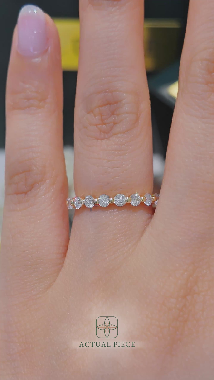 Load and play video in Gallery viewer, LUCCE Round Diamond Shared Prong Wedding Ring in Gold or Diamond

