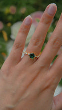 Load and play video in Gallery viewer, LUCCE MARCHESA™ Round AURORA™ Green Emerald 1.00ct 14K Yellow Gold
