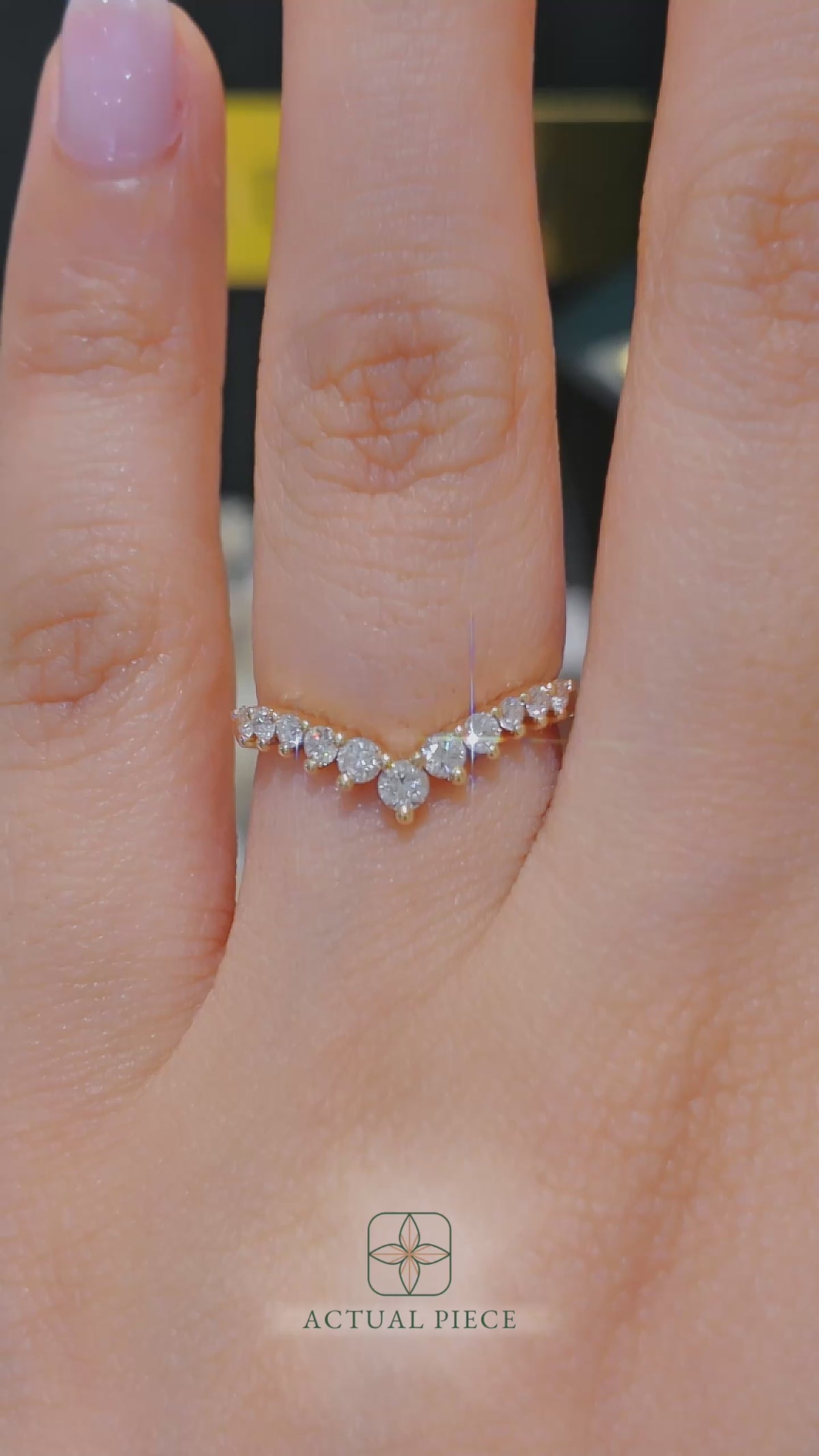 Load and play video in Gallery viewer, LUCCE Chevron Round Diamond Wedding Ring in Yellow Gold

