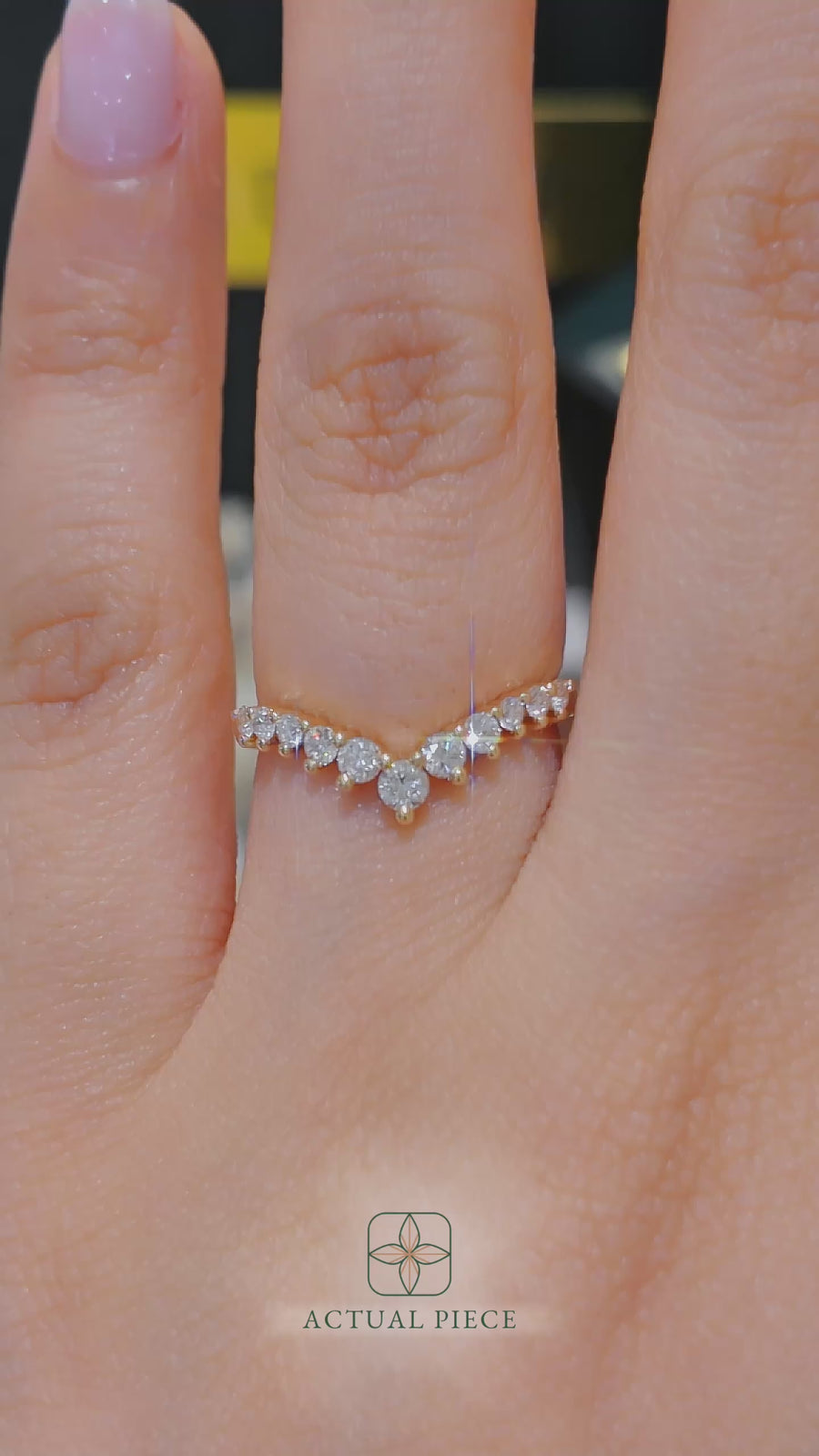 Load and play video in Gallery viewer, LUCCE Chevron Round Diamond Wedding Ring in Yellow Gold

