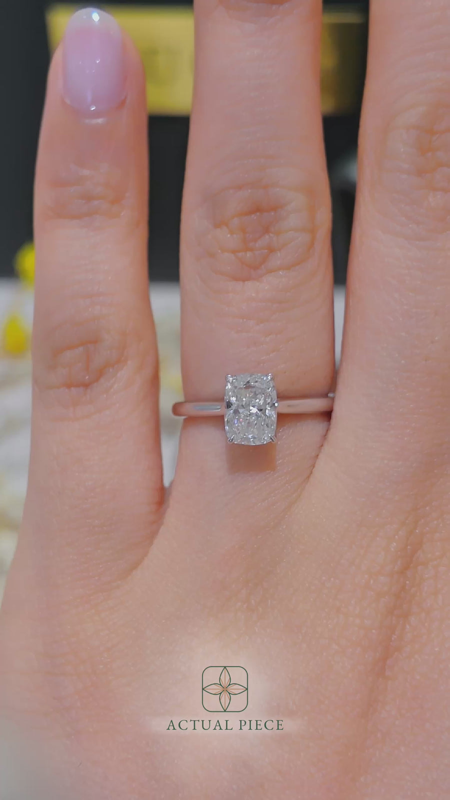 Load and play video in Gallery viewer, LUCCE AZALEA™ Cushion Lab Diamond 1.03ct D VVS2 IGI 14K White Gold
