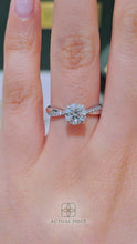 Load and play video in Gallery viewer, LUCCE FIORE™ Round Lab Diamond 1.08ct D VS1 Id 14K White Gold
