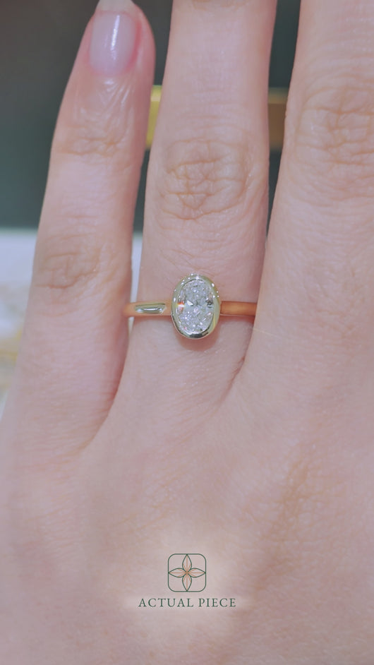 LUCCE CARLA™ Oval Lab Diamond 0.57ct D VVS2 IGI 14K Yellow Gold