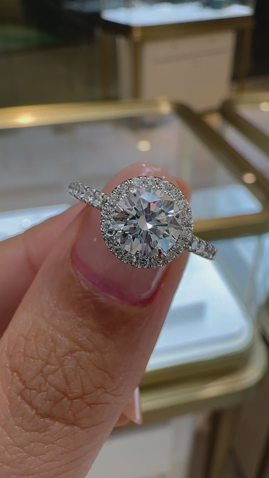 Load and play video in Gallery viewer, LUCCE MONTEVALLE™ Round Diamond
