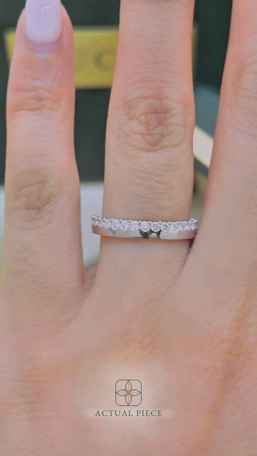 Load and play video in Gallery viewer, LUCCE BIANCA™ 0.64ctw Lab Diamond 14K White Gold
