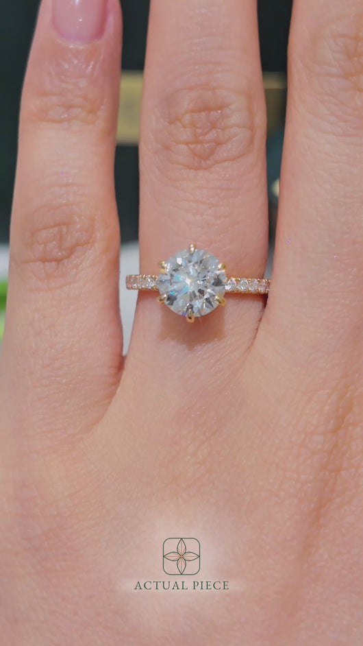 LUCCE VERONA™ Pavé Round Diamond