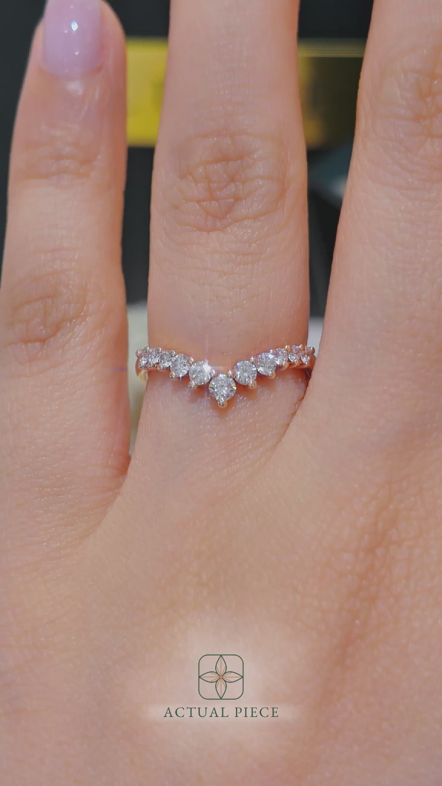 Load and play video in Gallery viewer, LUCCE Chevron Round Diamond Wedding Ring in Rose Gold
