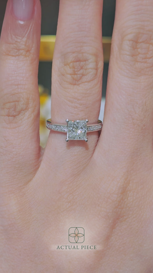 LUCCE KAELA™ Princess Lab Diamond 1.01ct D VVS2 IGI Platinum