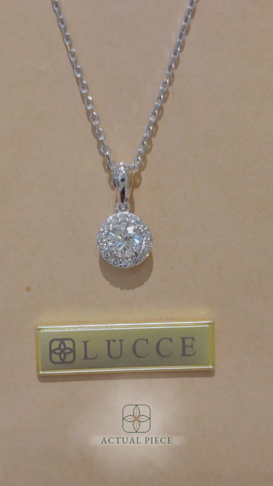 Load and play video in Gallery viewer, LUCCE Round cut Diamond necklace with Halo Pendant Necklace in Gold or Platinum
