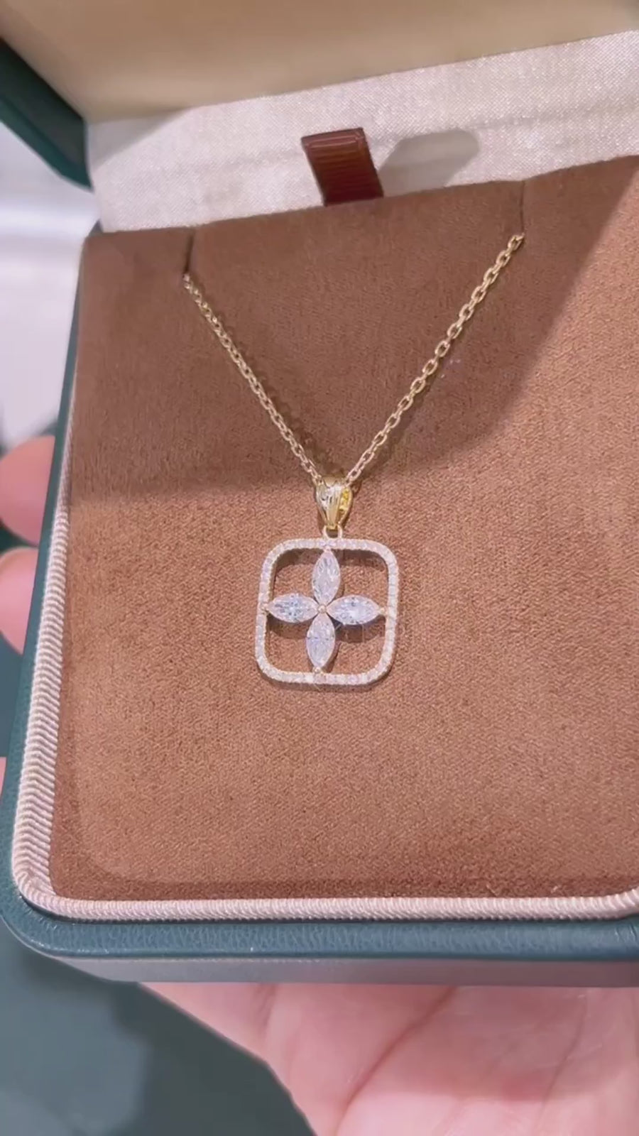 Load and play video in Gallery viewer, LUCCE CONSTANCE™ Necklace Diamond
