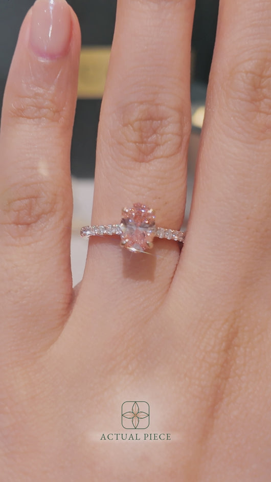 LUCCE AZALEA™ Pavé 4-Prong Oval ROSÉ™ Pink Diamond