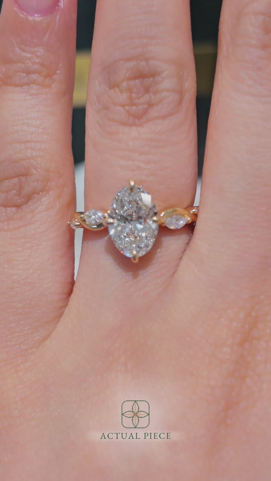 LUCCE CONSTANCE™ Viello Oval Diamond