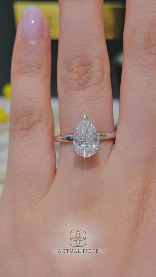 LUCCE CONSTANCE™ Solitaire Pear Lab Diamond 2.03ct E VS1 IGI 14K White Gold and Platinum Prongs