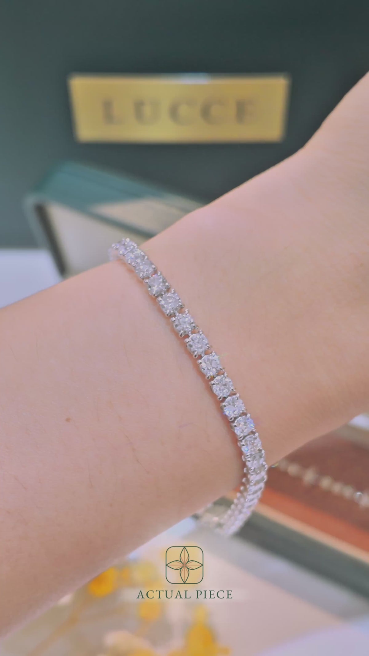 Load and play video in Gallery viewer, LUCCE KAELA™  Tennis Bracelet Diamond
