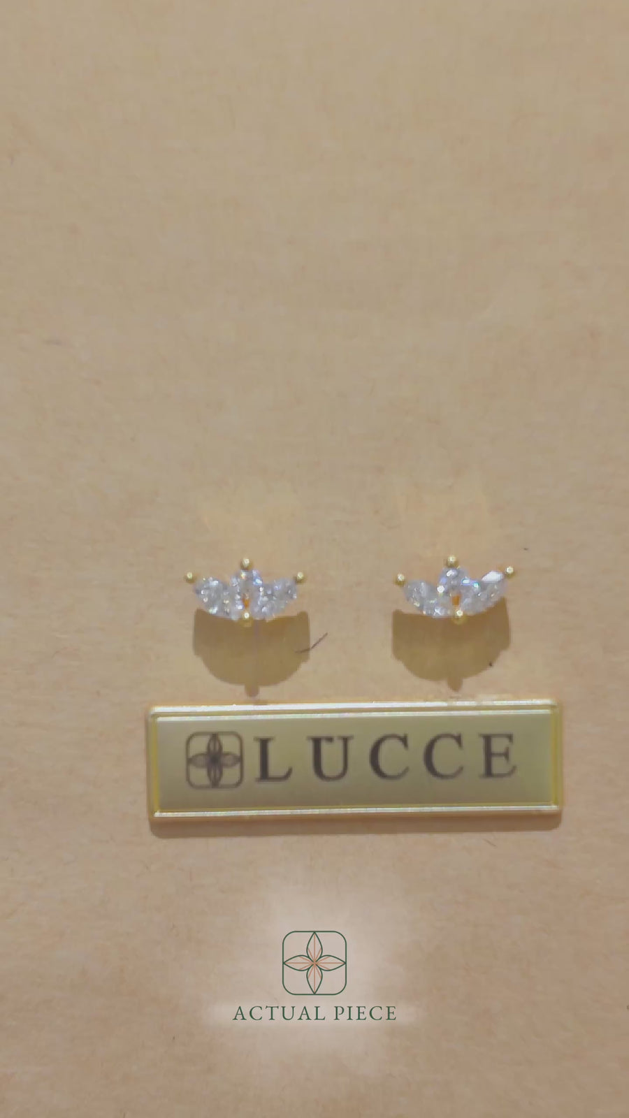 Load and play video in Gallery viewer, LUCCE MARCHESA™ Earrings Diamond
