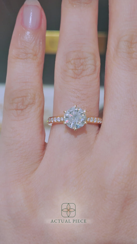 LUCCE ANGELA™ Pavé Round Celeste Moissanite 1.25ct 14K Yellow Gold