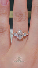 Load and play video in Gallery viewer, Lucce Siena Pavé Pear Diamond
