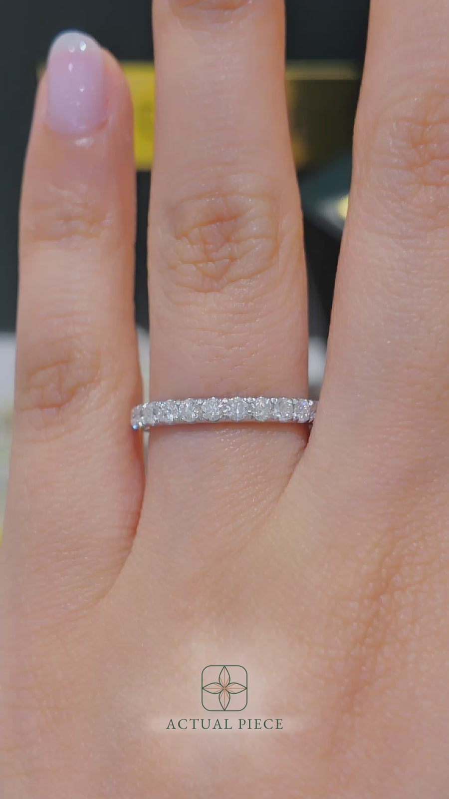 Load and play video in Gallery viewer, LUCCE CORSE™ 0.56ctw Natural Diamond 18K White Gold
