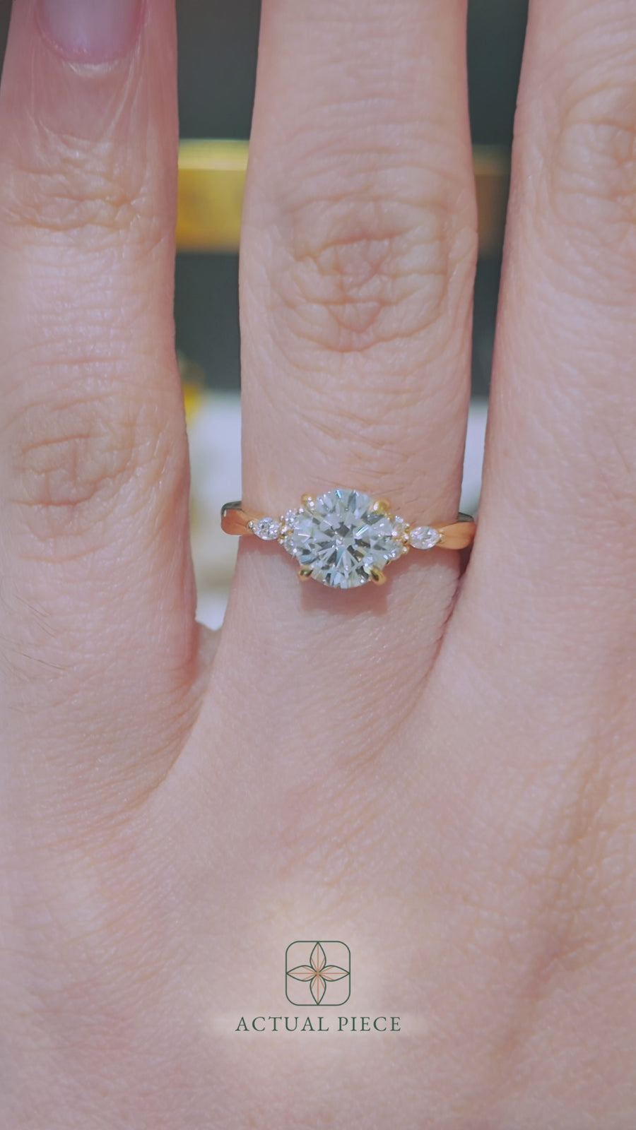 Load and play video in Gallery viewer, LUCCE Twisting Cluster Round Diamond in  Low Basket Setting Engagement Ring in Gold or Platinum
