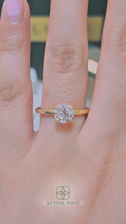 LUCCE LUCIA™ 4-Prong Round Lab Diamond 1.05ct D VS1 Id IGI 14K Yellow Gold