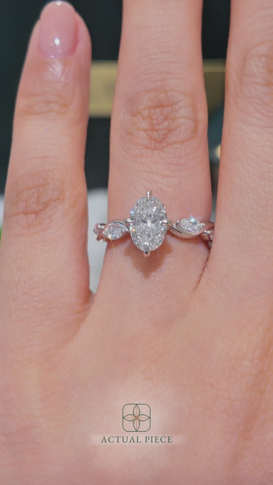 Load and play video in Gallery viewer, Lucce Constance Oval cut Diamond Engagement with Marquise accents and intertwining vines in Yellow Gold
Manila, Philippines

