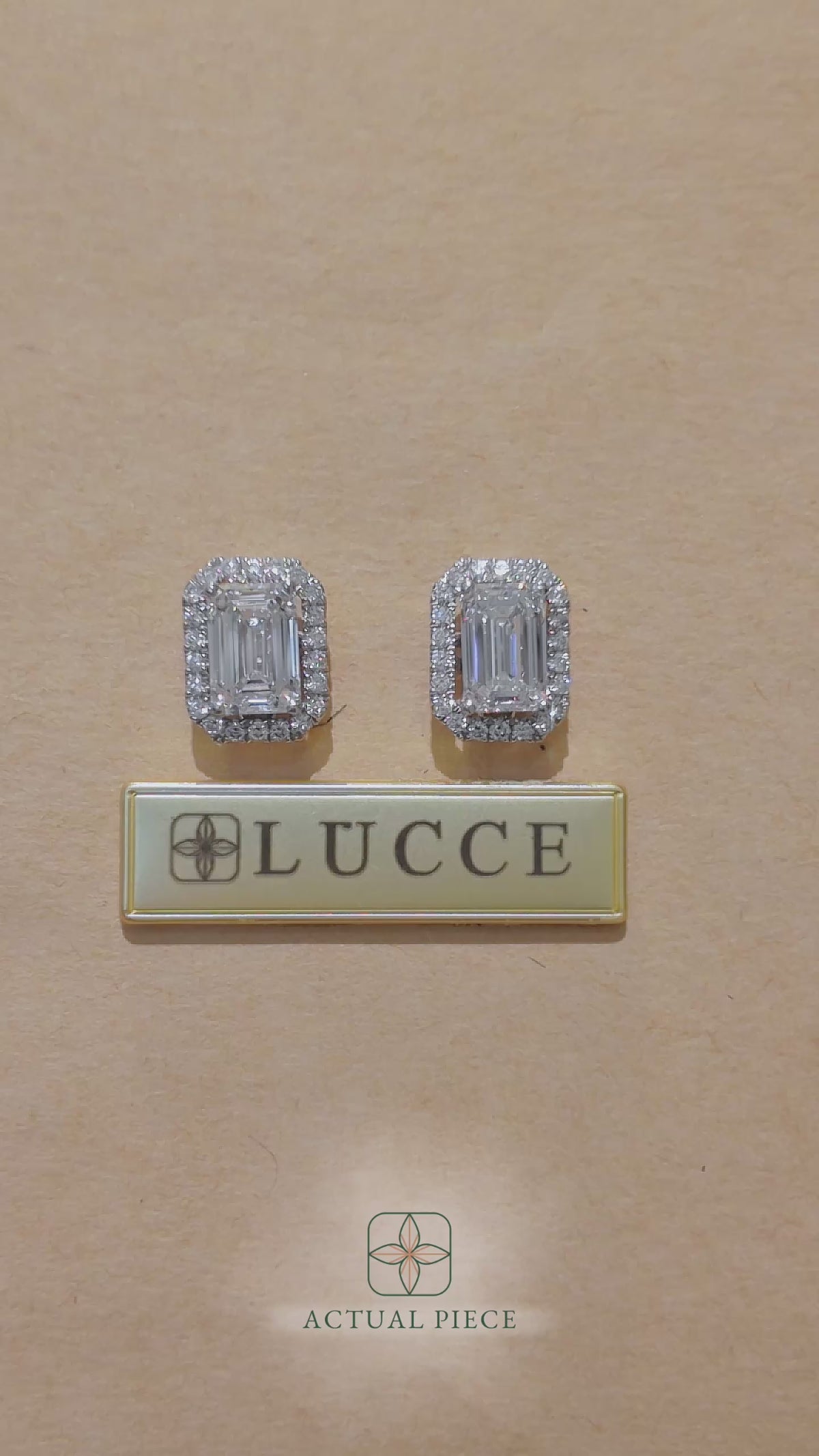Load and play video in Gallery viewer, LUCCE MONTEVALLE™ Earrings Emerald Diamond

