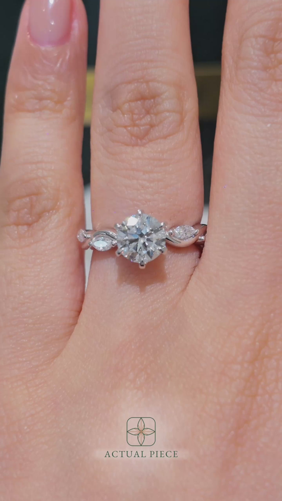 Load and play video in Gallery viewer, LUCCE CONSTANCE™ Petal Round Diamond
